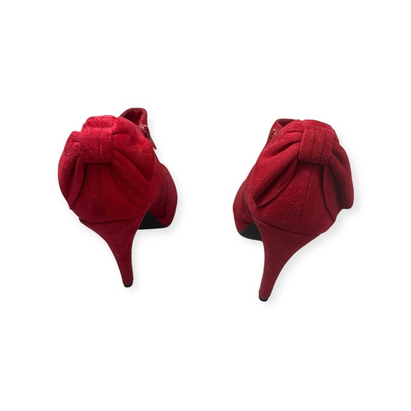 Vibrant Red Heels with Suede Finish - Picture 2 of 9